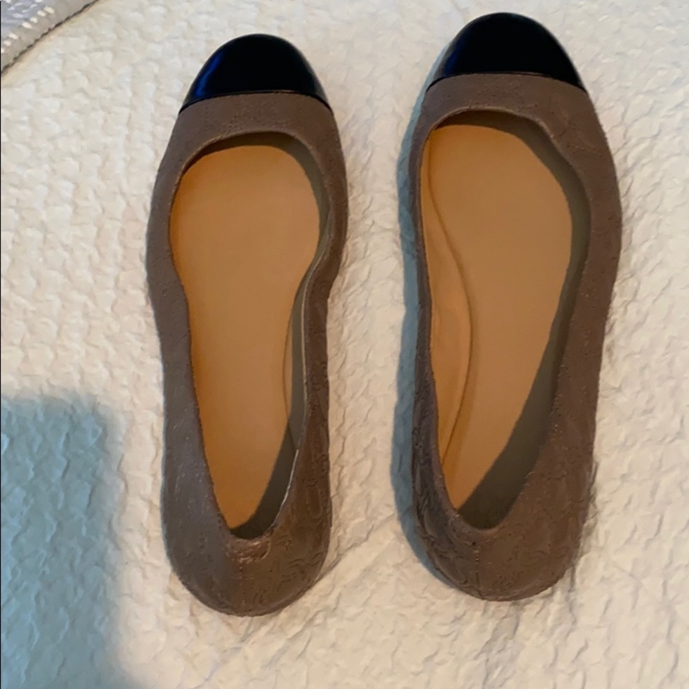 Ann Taylor Cap Toe Flat